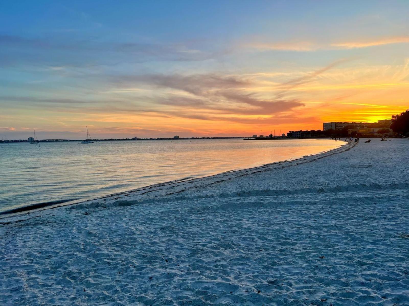Gorgeous Beach Condo San Petersburgo Exterior foto